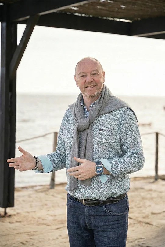 Photo de geoffrey montre le bouton passer a l action montre tag haeur monaco